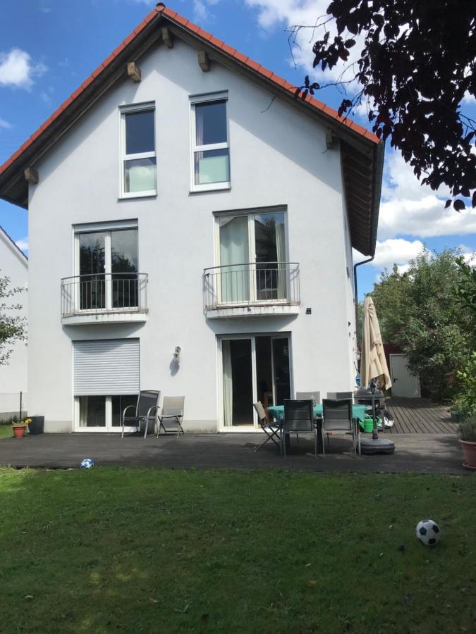 House With Castle View & Art Homestay *